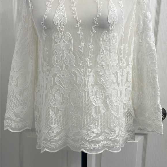Tristan Cream Sheer Lace Blouse 3/4 Sleeve Round Neck Button Down Back Size S - Picture 3 of 16